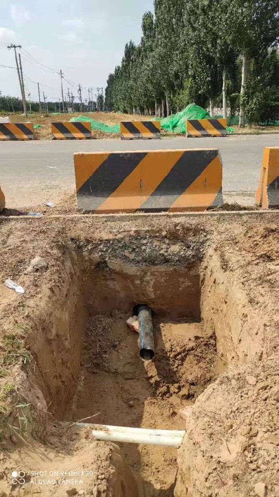 亭湖穿马路放管子